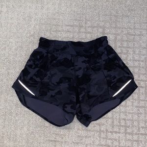 Lululemon heritage camo hotty hots